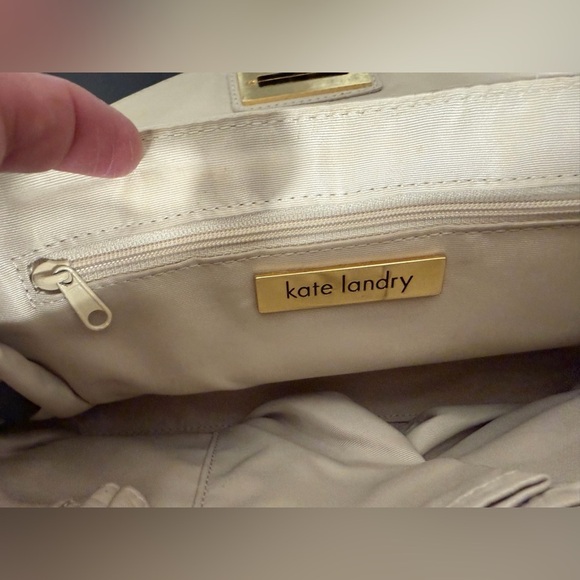 💫 Kate Landry Beige Pebbled Leather Crossbody Bag w/ Gold Chain Strap ✨ - Picture 3 of 11